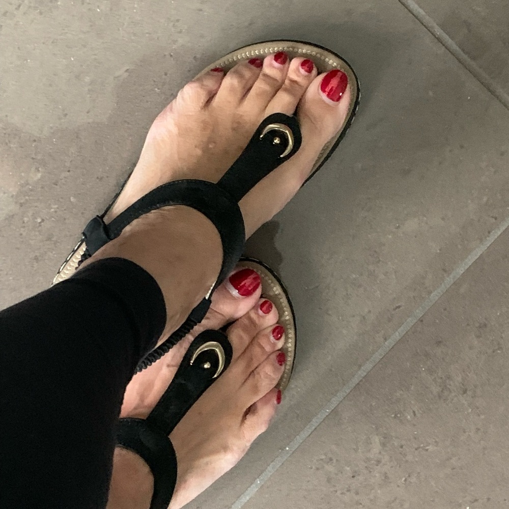 Socofy- Size 9 - Faux suede sandal